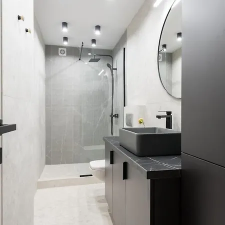 Lägenhet Sunny 2br Large Midtown Flat - 3 Superb Balconies