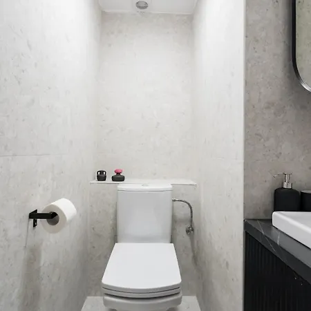 Lägenhet Sunny 2br Large Midtown Flat - 3 Superb Balconies
