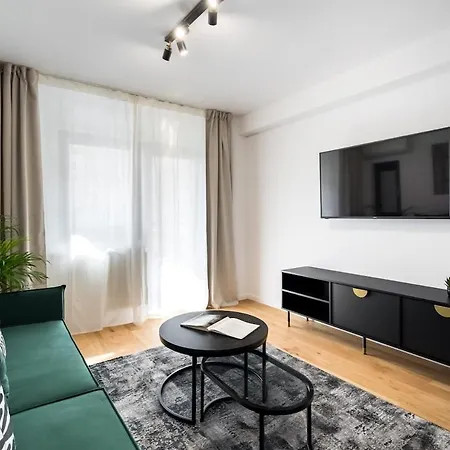 Sunny 2br Large Midtown Flat - 3 Superb Balconies Lägenhet