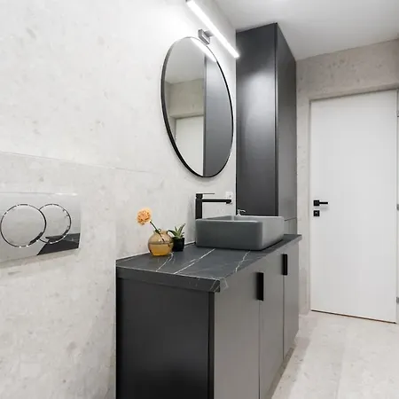 Lägenhet Sunny 2br Large Midtown Flat - 3 Superb Balconies