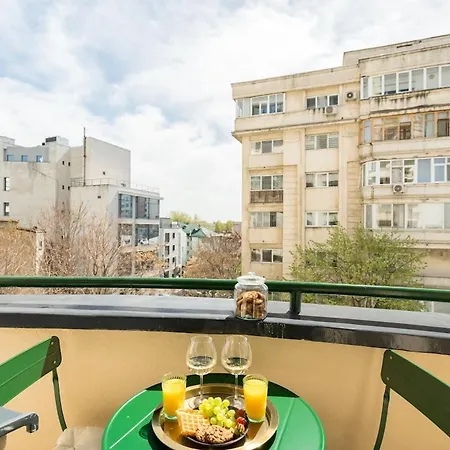 Sunny 2br Large Midtown Flat - 3 Superb Balconies Lägenhet Bukarest