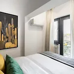 Sunny 2br Large Midtown Flat - 3 Superb Balconies * ブカレスト