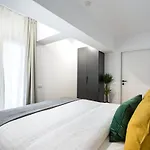 Sunny 2br Large Midtown Flat - 3 Superb Balconies ブカレスト