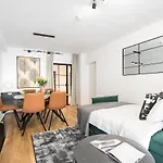 Sunny 2br Large Midtown Flat - 3 Superb Balconies アパート
