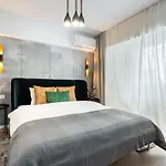 アパート Sunny 2br Large Midtown Flat - 3 Superb Balconies ブカレスト