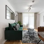 Sunny 2br Large Midtown Flat - 3 Superb Balconies * ブカレスト