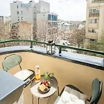 Sunny 2br Large Midtown Flat - 3 Superb Balconies アパート ブカレスト