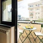 Sunny 2br Large Midtown Flat - 3 Superb Balconies * ブカレスト