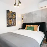 Sunny 2br Large Midtown Flat - 3 Superb Balconies アパート *