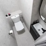 アパート Sunny 2br Large Midtown Flat - 3 Superb Balconies ブカレスト