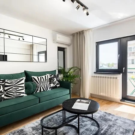 Apartament Sunny 2br Large Midtown Flat - 3 Superb Balconies *