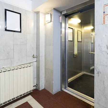 Sunny 2br Large Midtown Flat - 3 Superb Balconies *