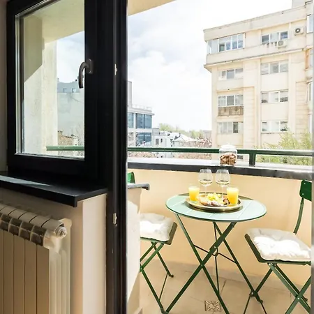 Sunny 2br Large Midtown Flat - 3 Superb Balconies * Bucharest