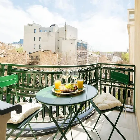 Sunny 2br Large Midtown Flat - 3 Superb Balconies Apartment