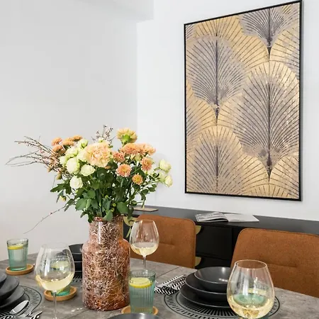 Sunny 2br Large Midtown Flat - 3 Superb Balconies Bukareszt