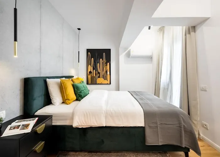 Apartman Sunny 2br Large Midtown Flat - 3 Superb Balconies *