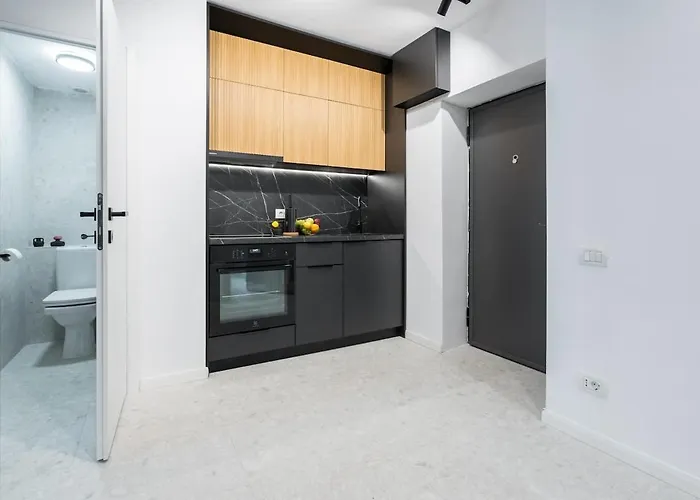 Apartament Sunny 2br Large Midtown Flat - 3 Superb Balconies