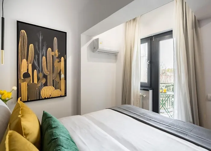 Sunny 2br Large Midtown Flat - 3 Superb Balconies * Bucureşti