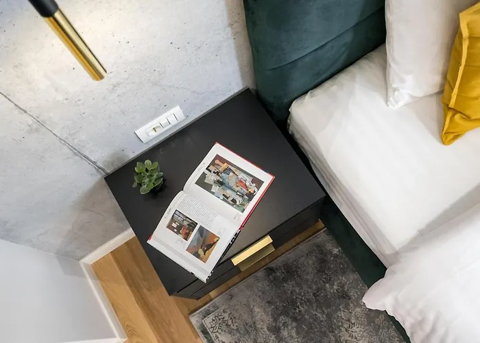 Sunny 2br Large Midtown Flat - 3 Superb Balconies 公寓 布加勒斯特