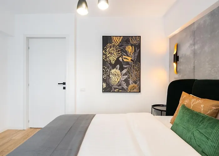 Sunny 2br Large Midtown Flat - 3 Superb Balconies Apartament *