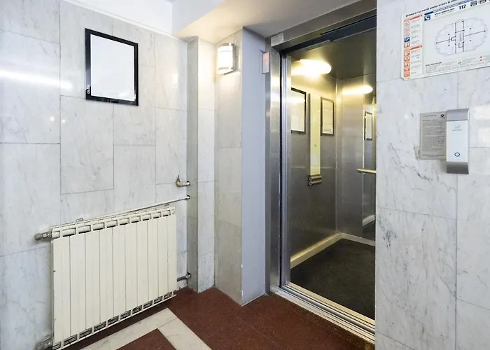 Sunny 2br Large Midtown Flat - 3 Superb Balconies *