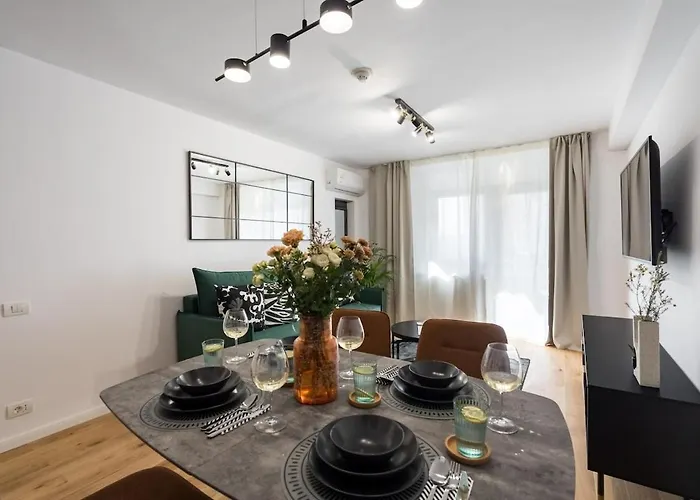 Apartman Sunny 2br Large Midtown Flat - 3 Superb Balconies Bukarest