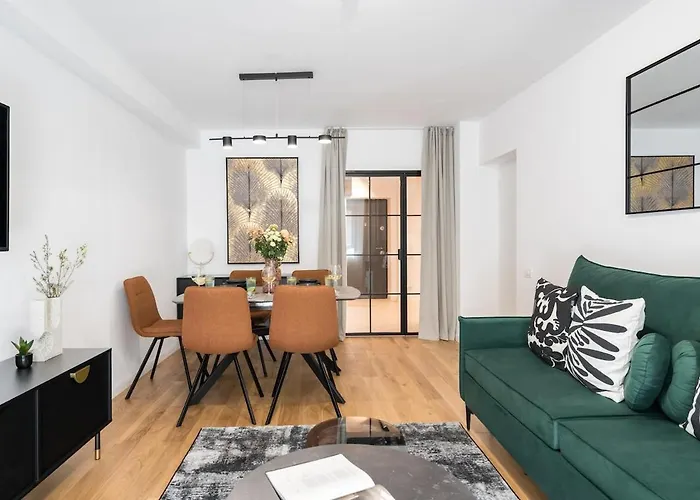 Sunny 2br Large Midtown Flat - 3 Superb Balconies * Bucureşti