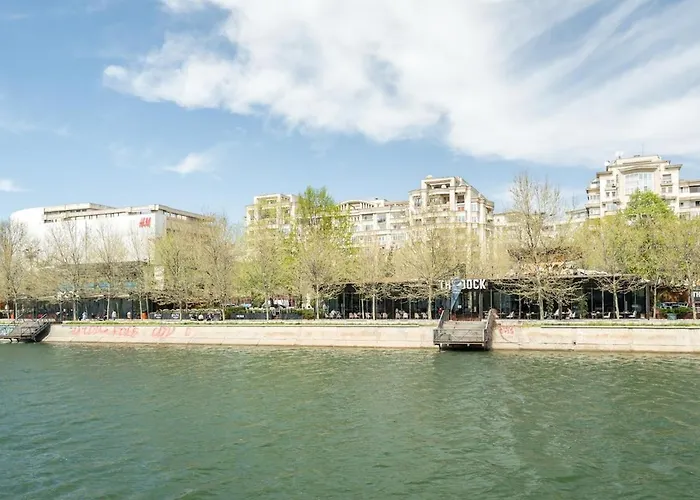 Sunny 2br Large Midtown Flat - 3 Superb Balconies Apartament