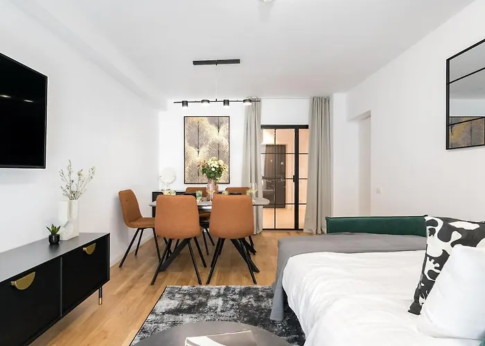 Sunny 2br Large Midtown Flat - 3 Superb Balconies Apartament Bucureşti