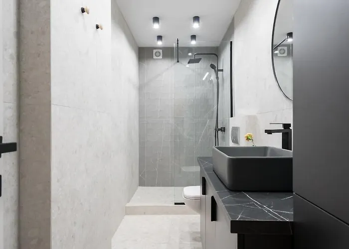 Sunny 2br Large Midtown Flat - 3 Superb Balconies Apartament *