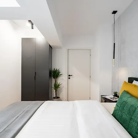 Sunny 2br Large Midtown Flat - 3 Superb Balconies * Boekarest