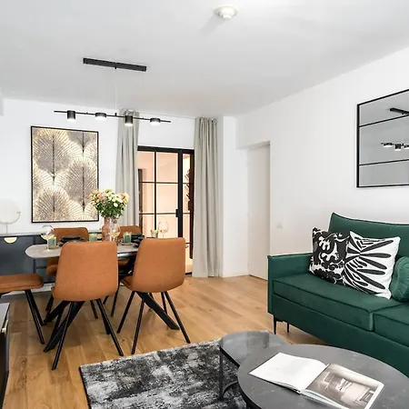 Appartement Sunny 2br Large Midtown Flat - 3 Superb Balconies Boekarest