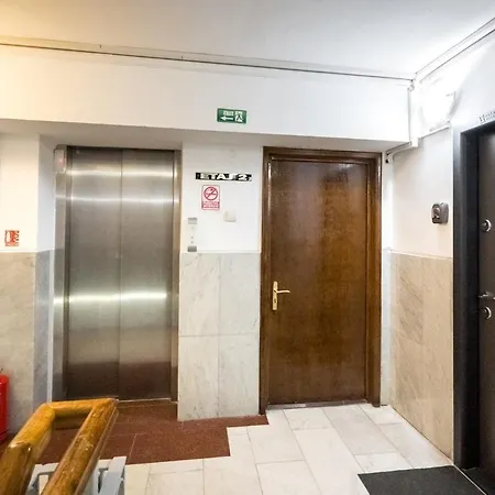 Sunny 2br Large Midtown Flat - 3 Superb Balconies *