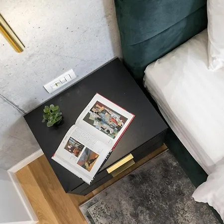 Sunny 2br Large Midtown Flat - 3 Superb Balconies Appartement Boekarest