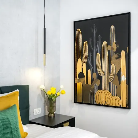 Sunny 2br Large Midtown Flat - 3 Superb Balconies * Boekarest