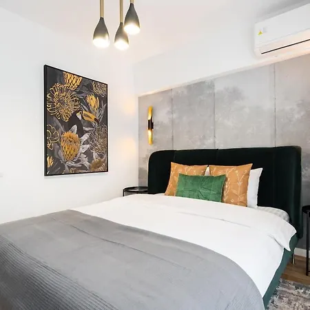 Sunny 2br Large Midtown Flat - 3 Superb Balconies Апартаменты *
